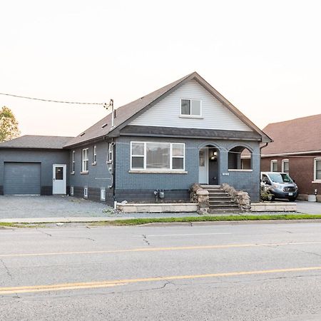Beautiful Renovated Home 3 Mins Drive To Fall Niagara Falls Esterno foto