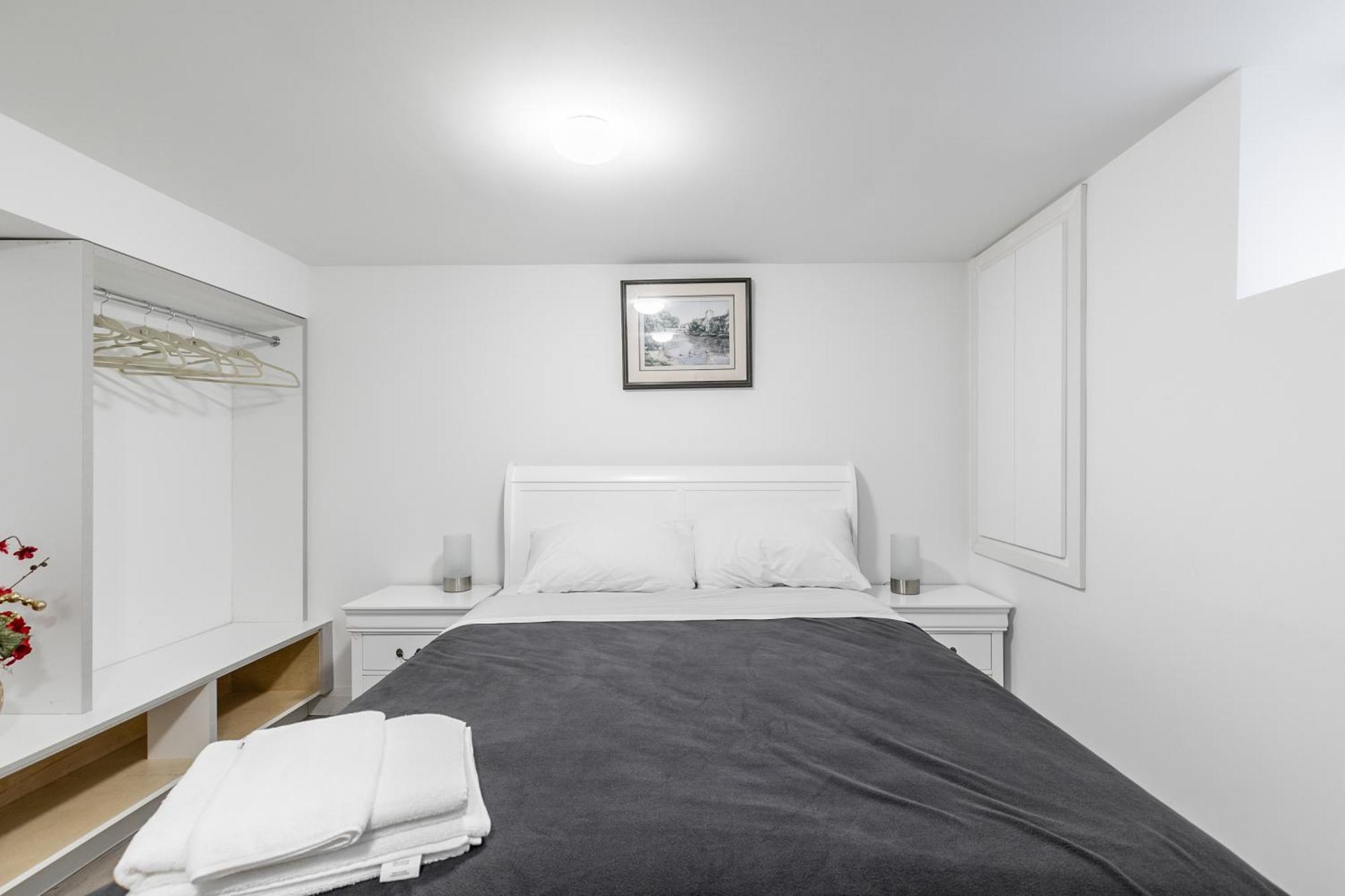 Beautiful Renovated Home 3 Mins Drive To Fall Niagara Falls Esterno foto
