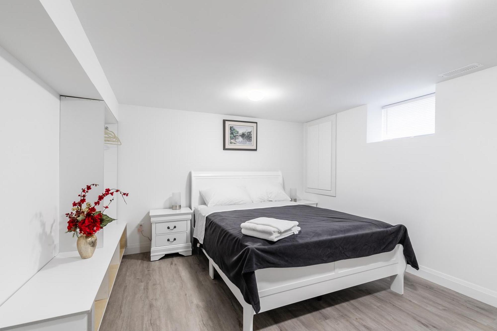Beautiful Renovated Home 3 Mins Drive To Fall Niagara Falls Esterno foto