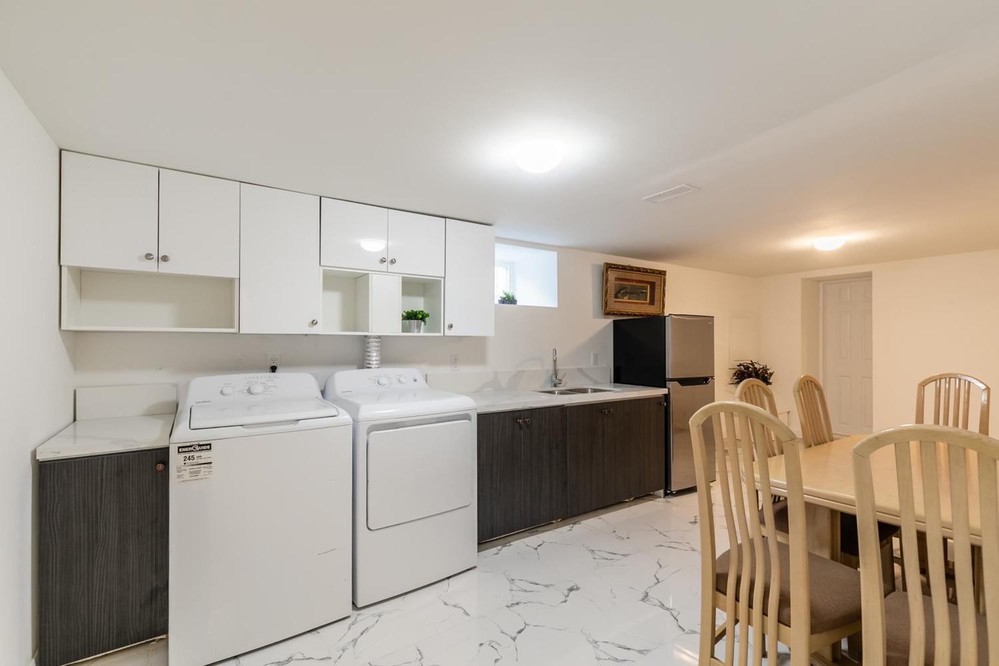Beautiful Renovated Home 3 Mins Drive To Fall Niagara Falls Esterno foto