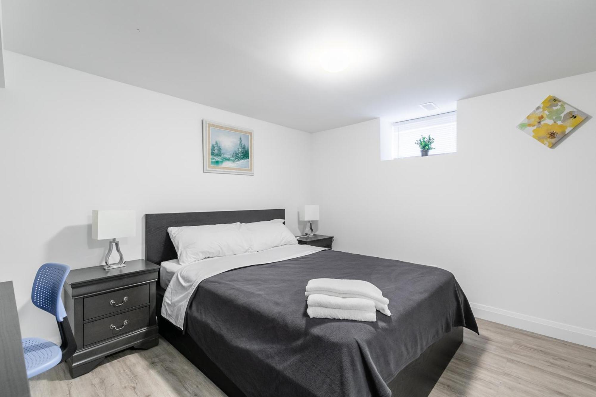 Beautiful Renovated Home 3 Mins Drive To Fall Niagara Falls Esterno foto