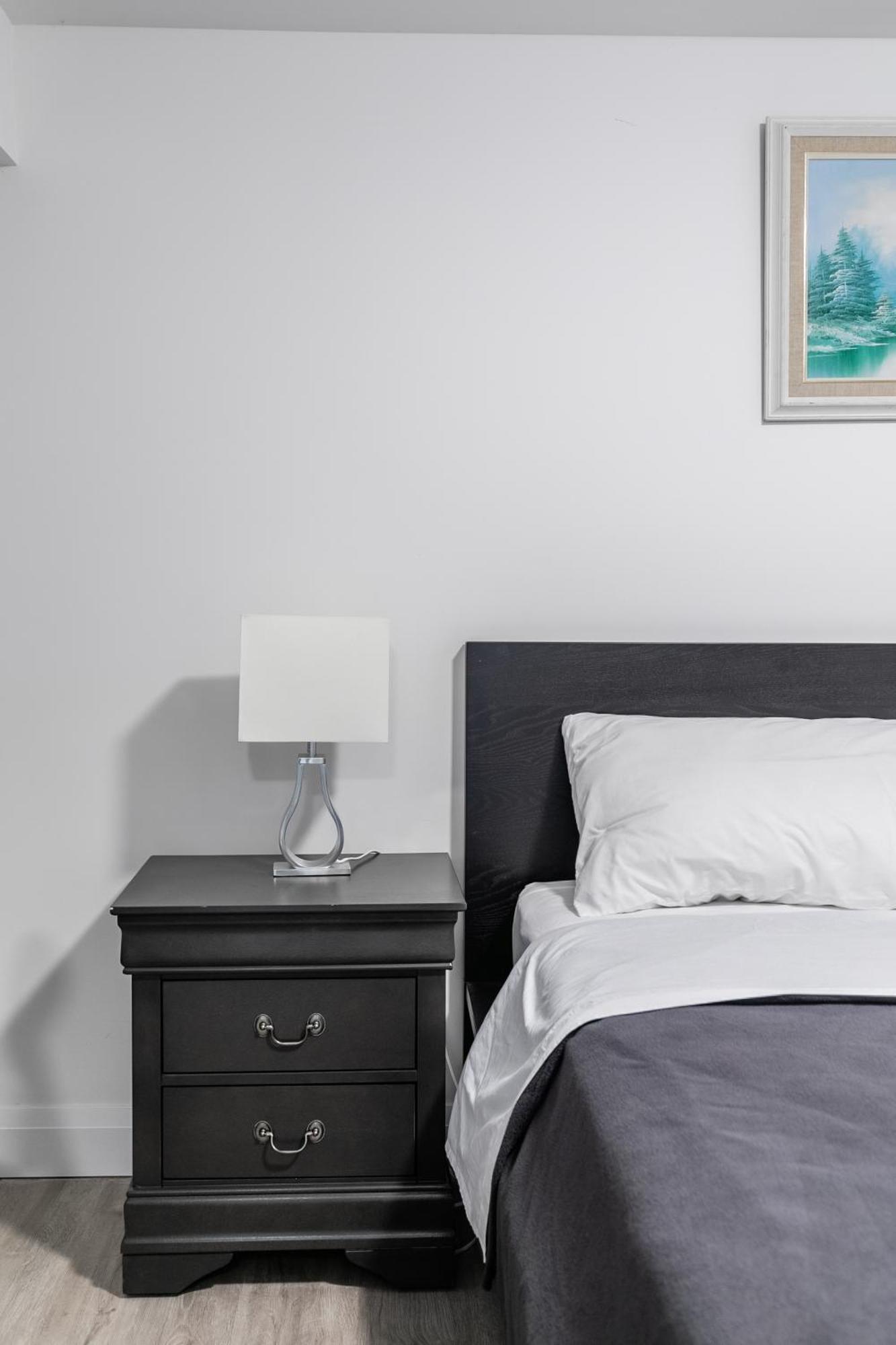 Beautiful Renovated Home 3 Mins Drive To Fall Niagara Falls Esterno foto
