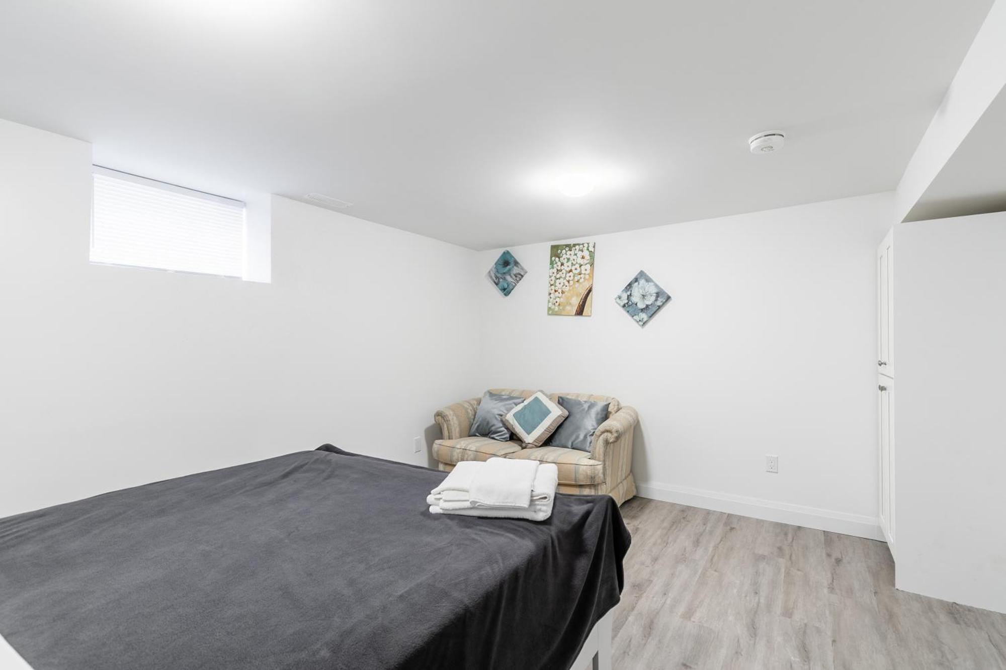 Beautiful Renovated Home 3 Mins Drive To Fall Niagara Falls Esterno foto