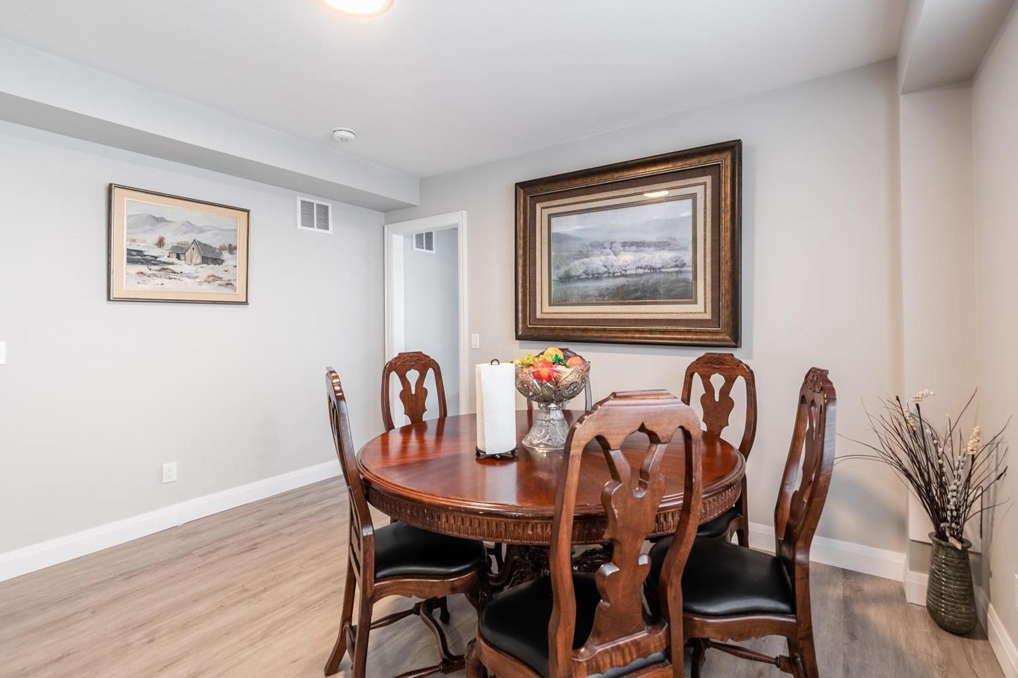 Beautiful Renovated Home 3 Mins Drive To Fall Niagara Falls Esterno foto