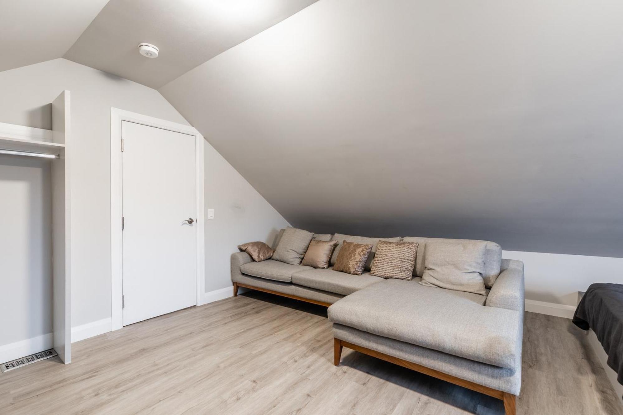 Beautiful Renovated Home 3 Mins Drive To Fall Niagara Falls Esterno foto