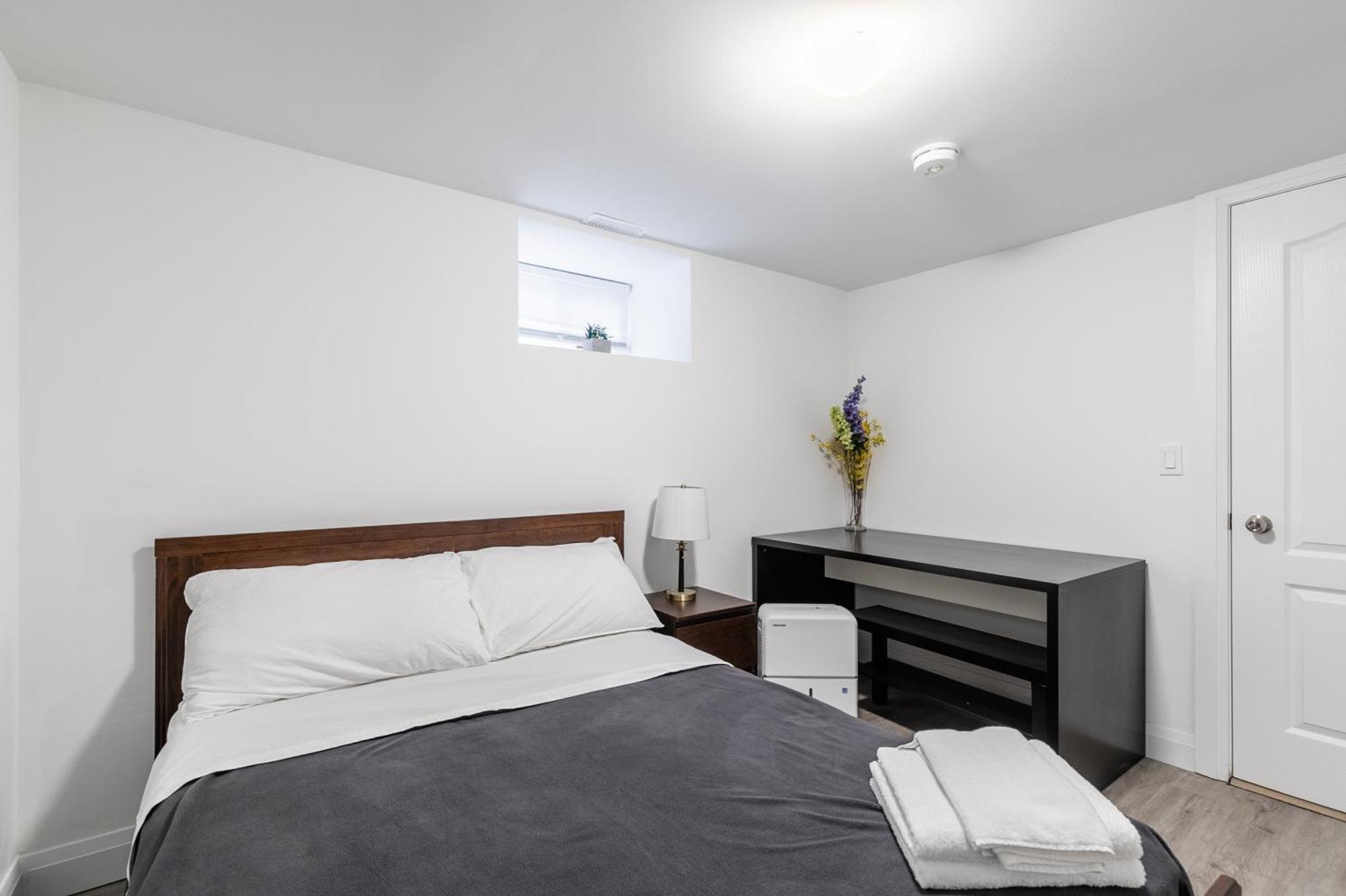 Beautiful Renovated Home 3 Mins Drive To Fall Niagara Falls Esterno foto