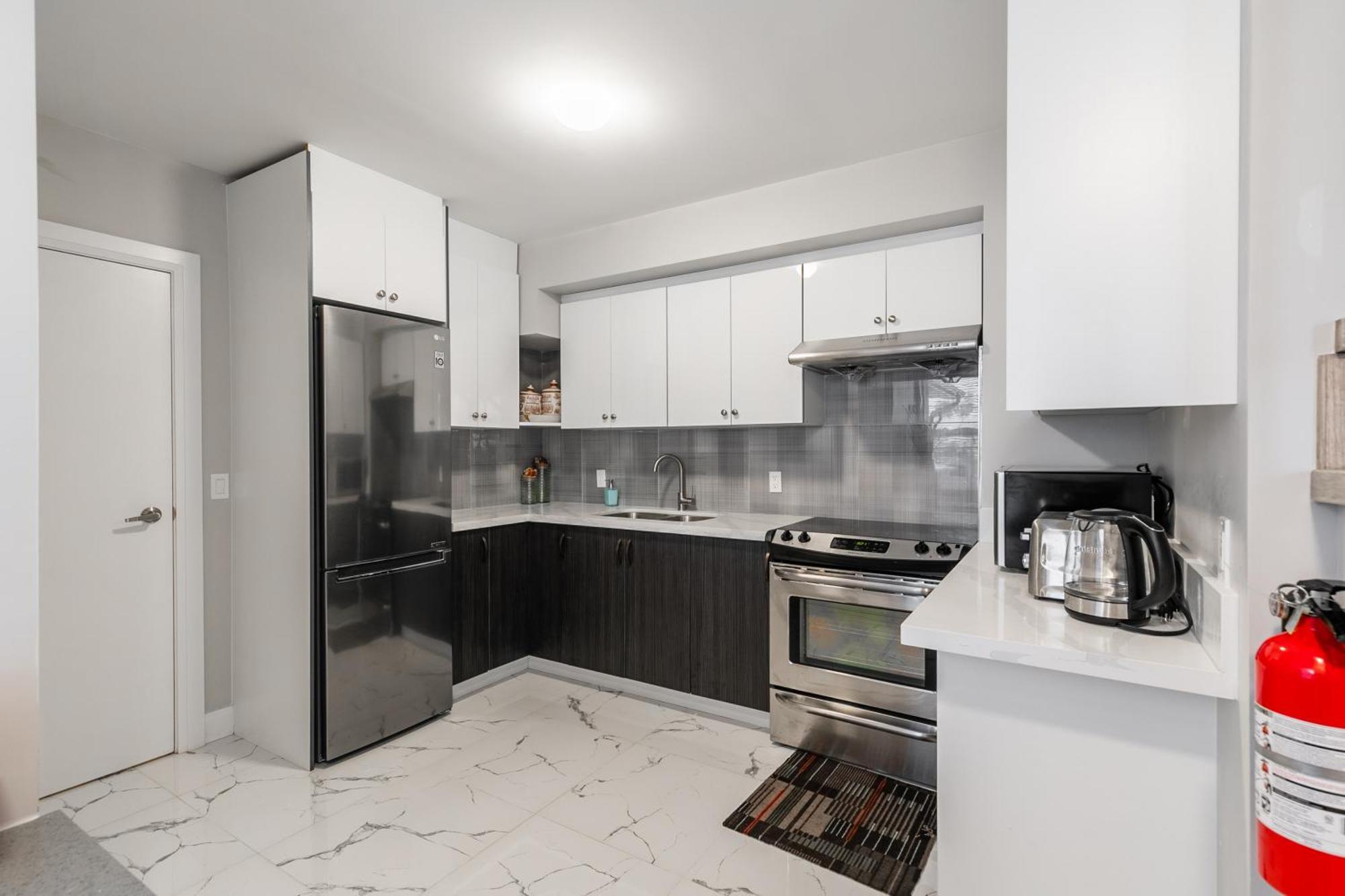 Beautiful Renovated Home 3 Mins Drive To Fall Niagara Falls Esterno foto