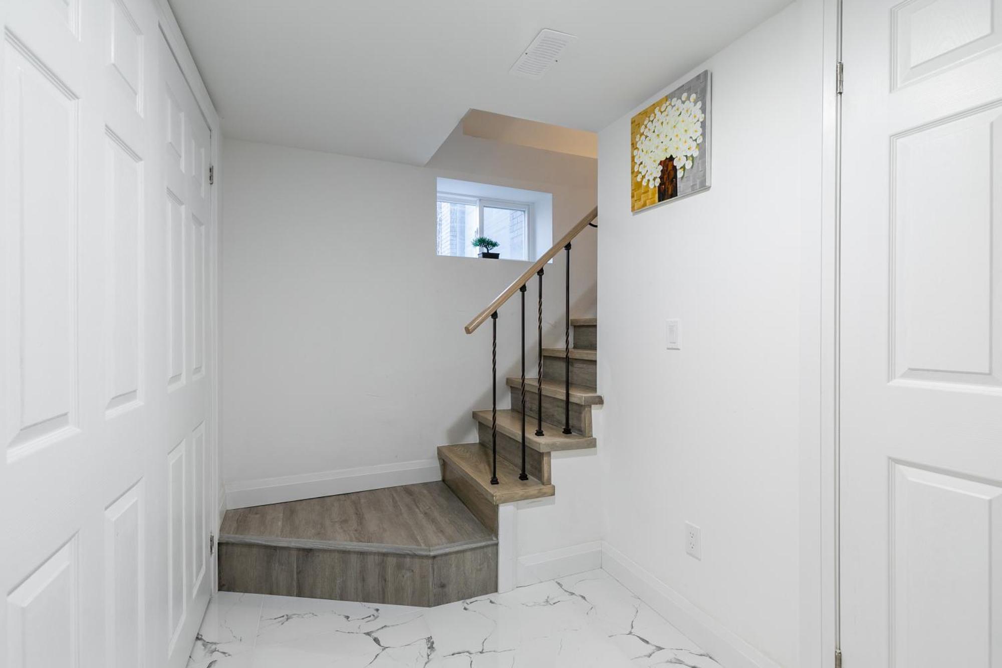 Beautiful Renovated Home 3 Mins Drive To Fall Niagara Falls Esterno foto