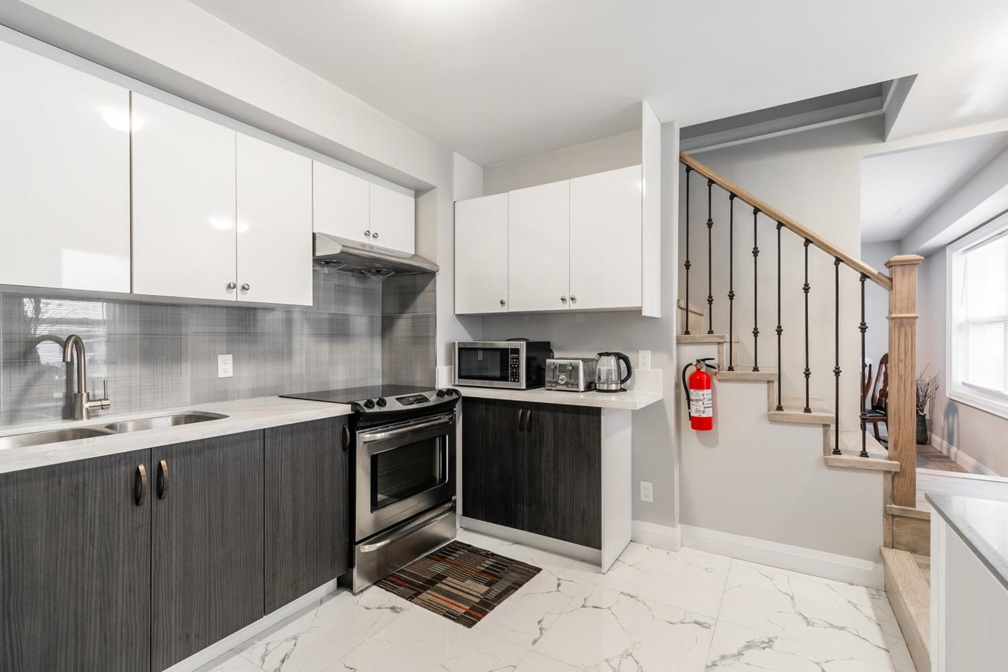 Beautiful Renovated Home 3 Mins Drive To Fall Niagara Falls Esterno foto