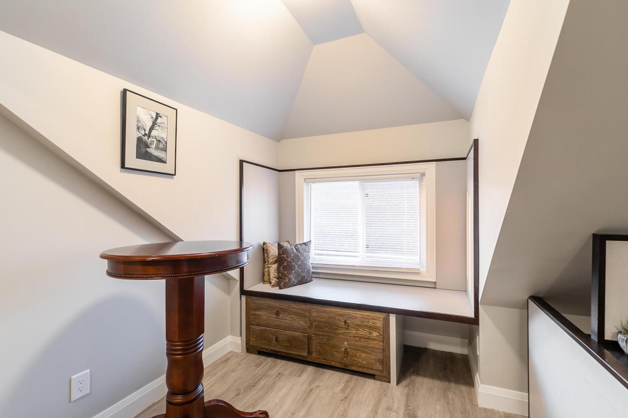 Beautiful Renovated Home 3 Mins Drive To Fall Niagara Falls Esterno foto