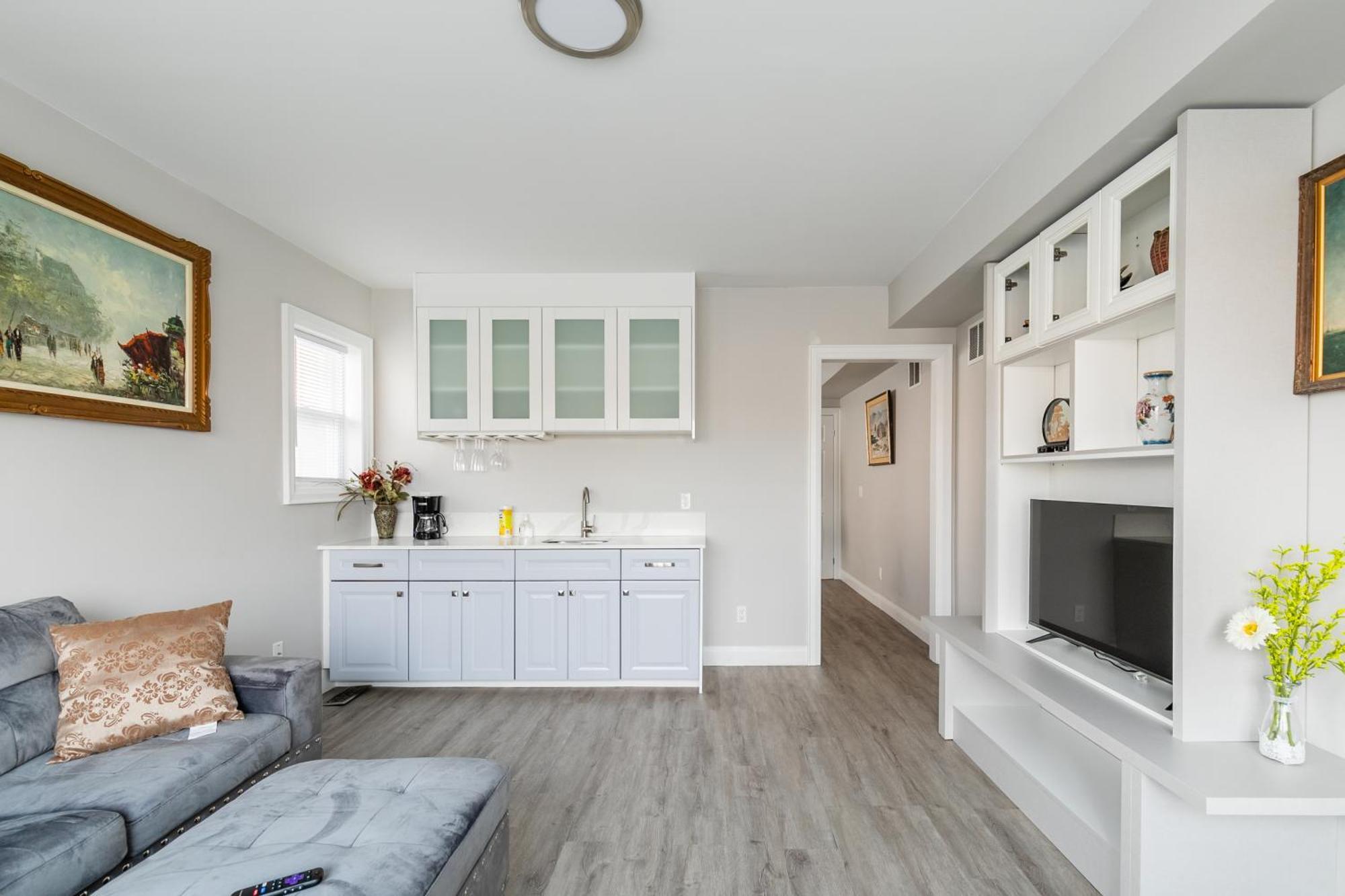 Beautiful Renovated Home 3 Mins Drive To Fall Niagara Falls Esterno foto