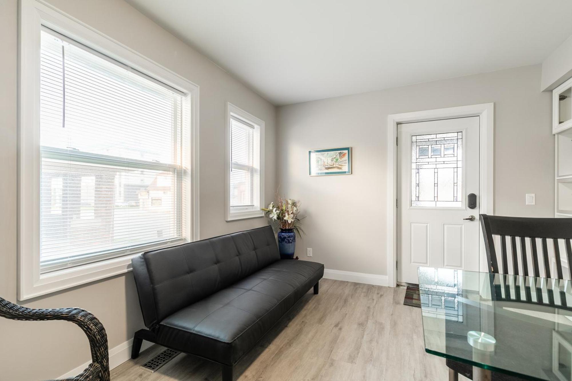 Beautiful Renovated Home 3 Mins Drive To Fall Niagara Falls Esterno foto